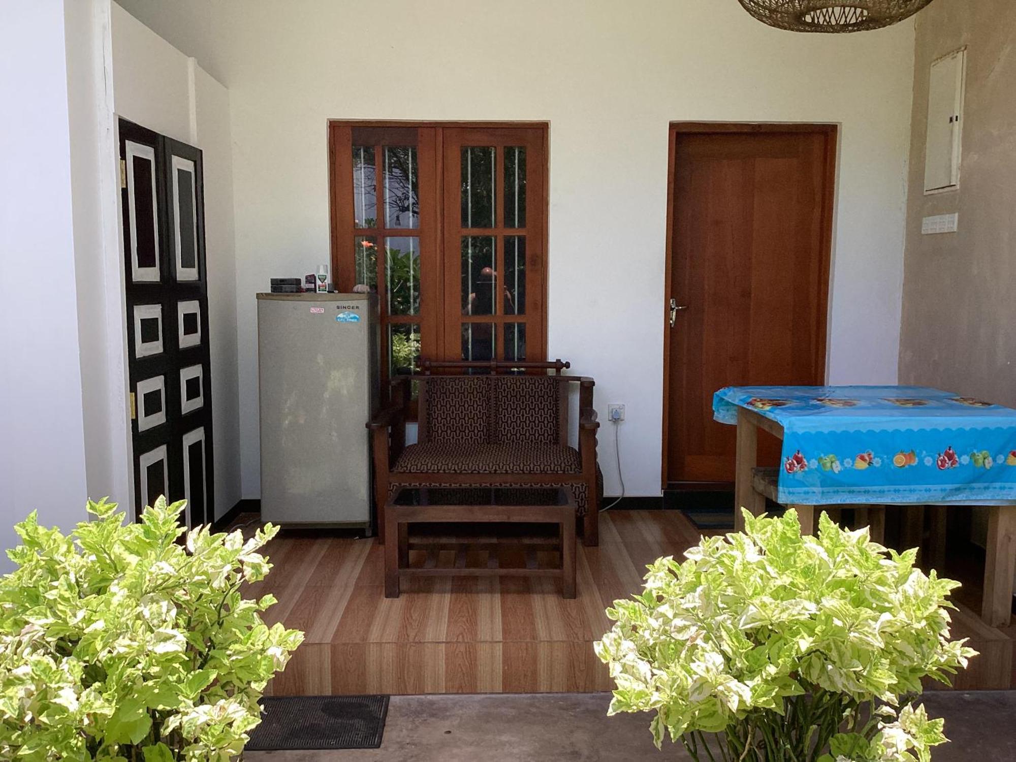 Aroma Guest House Mirissa Esterno foto