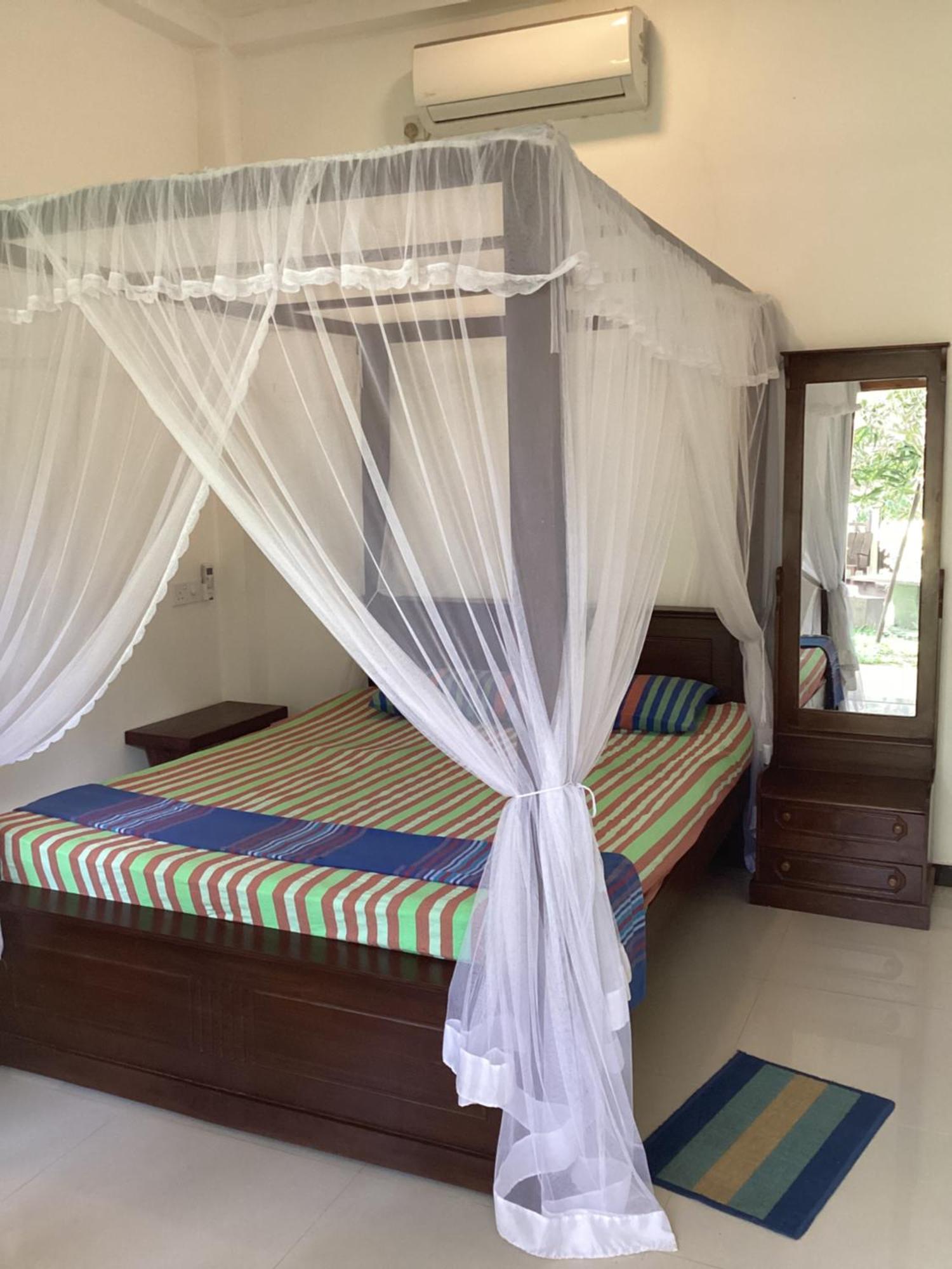 Aroma Guest House Mirissa Esterno foto